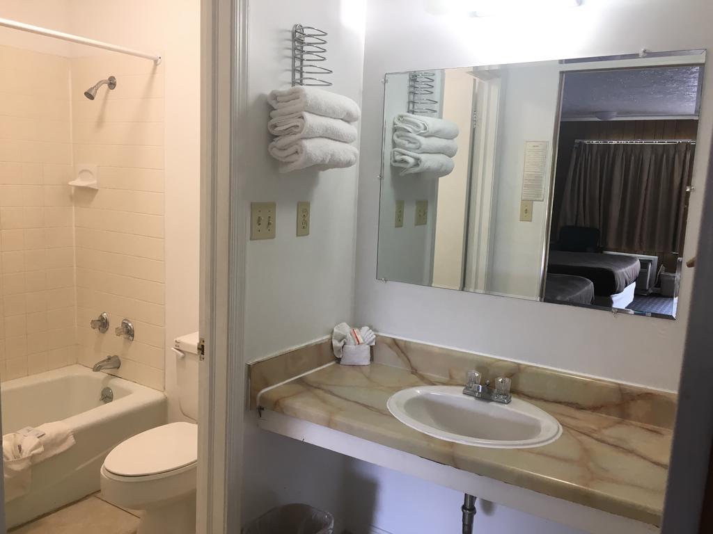 Royal Inn Motel Фронт Роял Екстериор снимка