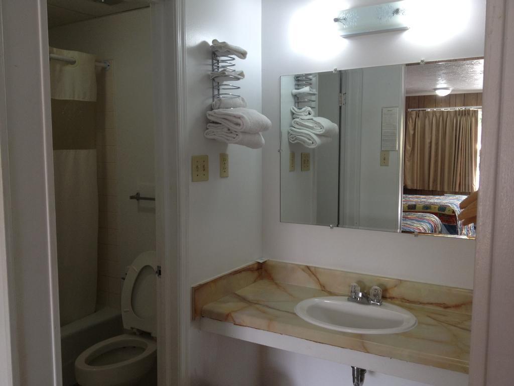 Royal Inn Motel Фронт Роял Екстериор снимка