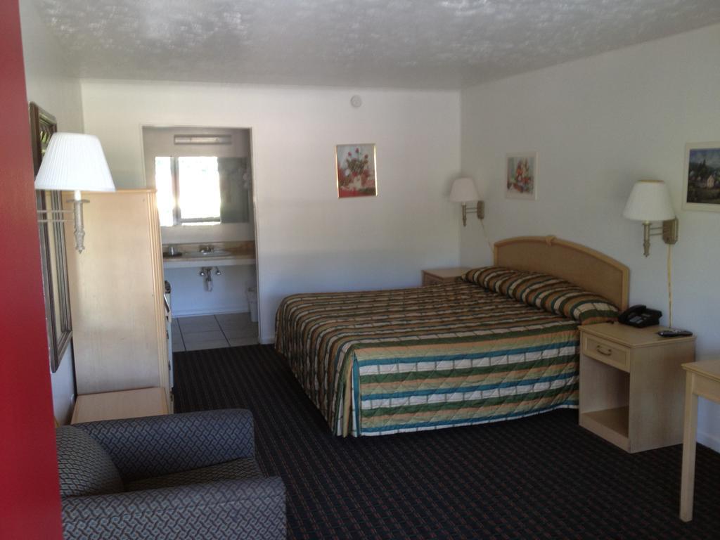 Royal Inn Motel Фронт Роял Екстериор снимка