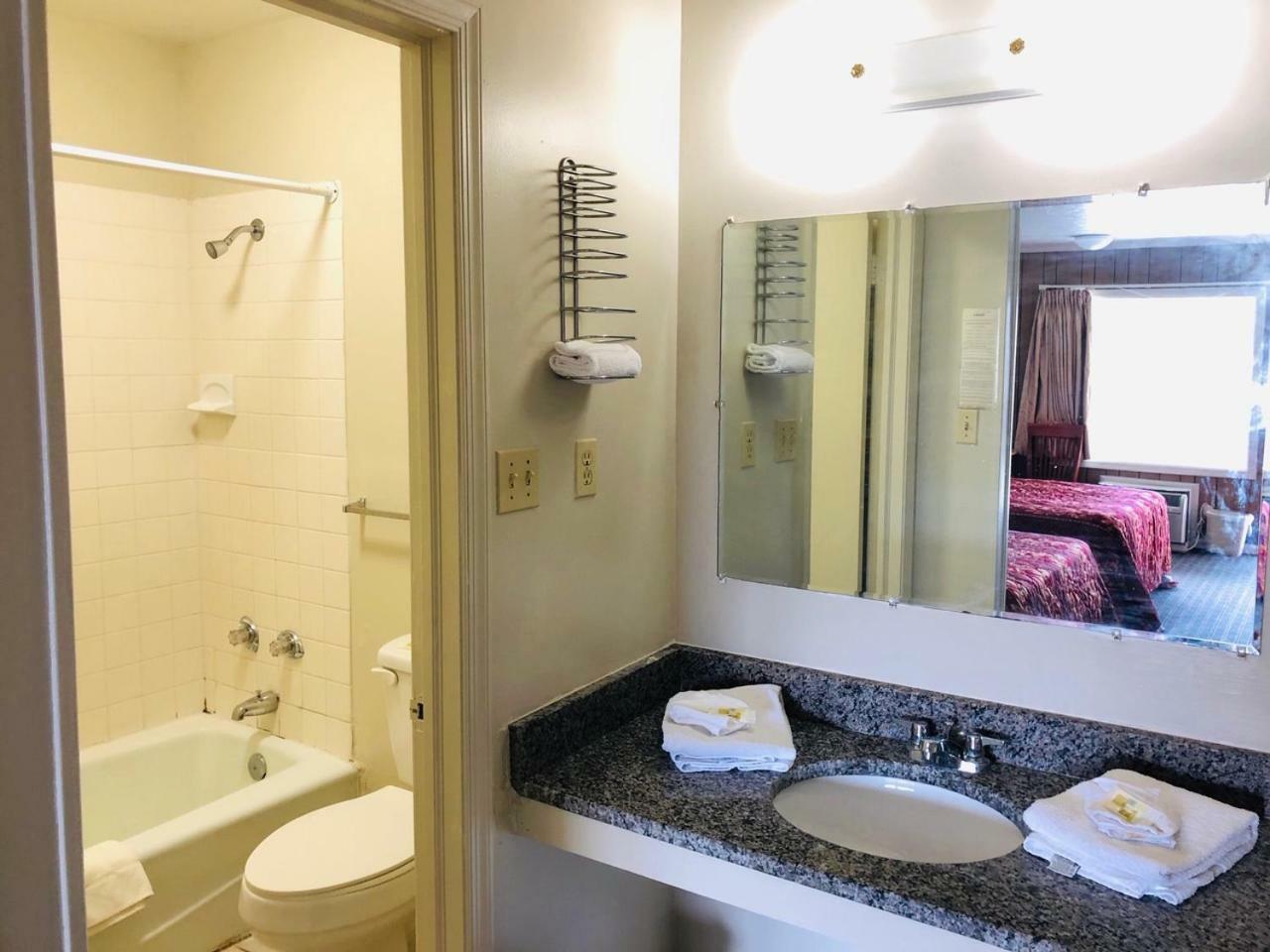 Royal Inn Motel Фронт Роял Екстериор снимка